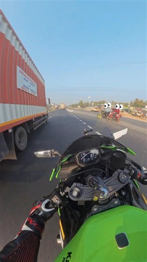 ZX6R Slip Through + Shift Up 😈 #zx6r #shorts #rawsound