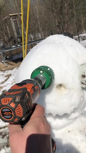 Welcome to my jungle #howitsmade #snowman #snow