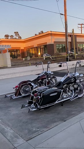 Road King & Heritage Softail @tres_viclas featuring 18” @factory47cycles Vicla Bars. #harley #harleytok #harleydavidson #bikertok #heritagesoftail #roadking #motorcyle #vicla