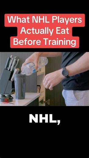 NHL Players Eat This Before Training #hockey #icehockey #nhl #chicagoblackhawks #nutrition #athlete