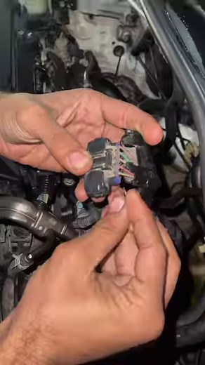 59K views · 1.5K reactions | Time per Gear Oil Change na karne ka Nuqsan 03088734241 #alsharifauto #fitting #pakwheels #mz #shani #liquimoly #catalyticconverter #fix #avarage #knocking #toyota #advice #engine #hafizabad #fuelavarage #badsound #noise #tips #tunning #carmaintenance #workshop #injectioncleaner | Al Sharif Auto Care | Facebook