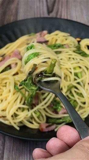山菜のほろ苦さが食欲をそそるバグ旨パスタ！！ #時短レシピ #パスタ #簡単レシピ #簡単レシピ #cooking #ズボラ飯 #food #料理初心者 #おうちごはん #簡単おつまみ