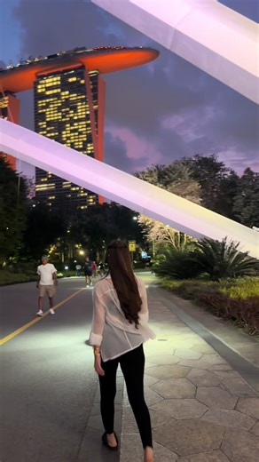 #flypシ #foryoupage #ຊໍ້ນ້ໍາສາວລາວອາໃສ່ໃນສິງກະໂປ🇱🇦🇸🇬 #ช้อน้ําสาวลาวอาสัยในสิงคโปร