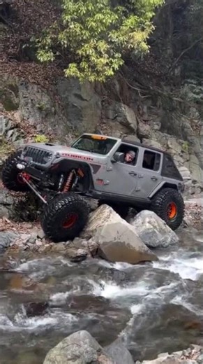 Jeep Rubicon Extreme River Rock Crawling | Off-Road Mastery