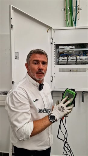 kps_eu on Instagram: "How to perform an insulation test with the KPS IT1000BT Today our technician Jacint demonstrates how to carry out an insulation resistance test using the IT1000BT insulation tester from KPS. ✅ The test measures the insulation between earth, phase, and neutral conductors, ensuring there is no unwanted current leakage. ⚡ First, we confirm there’s no voltage present in the installation. 🔧 Then, we select the 500 V test setting, connect the leads, and start the test with the r