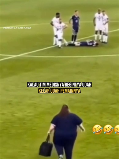 Jadi tim medis di sepak bola itu harus cepet! 💨