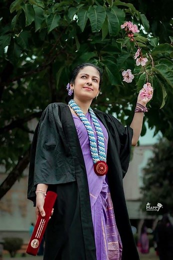 Let’s capture your unforgettable graduation moments. 👩‍🎓📷