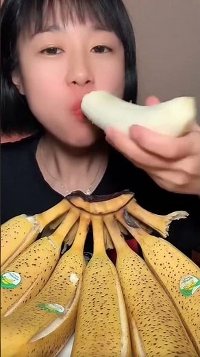 cute Girl eating banana 🍌 ❤️ #shorts 20 #instagram