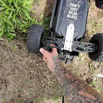 Arrma notorious v6 bashing broke shock #arrmanotorious #arrmabashing #basher