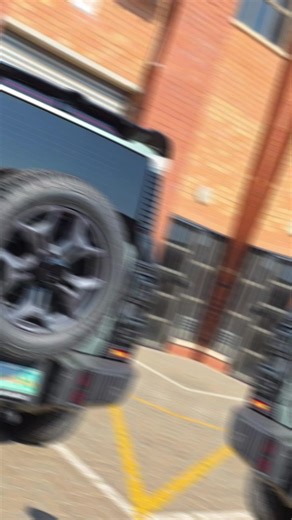 💥 Jetour T2 Accessories – Supplied & Fitted by Online Motor Spares ✨ Upgrade your Jetour T2 with premium accessories for style & protection 🔥 Built for both urban driving & off-road adventure 🚗 Designed for perfect fitment on Jetour T2 models 🔹 Windshields 🔹 Bonnet Guard with LED 🔹 Mask Side Box 💰 Enquire for Pricing 🔧 Professional Installation Available Why Choose These Upgrades? 🔸 Added Protection: Shield your vehicle from damage & debris 🔸 Functional Design: Practical upgrades for e