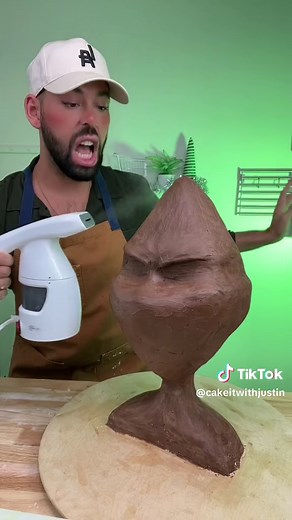 I baked a GRINCH CAKE?! 😅🎁🎄 #grinch #grinchcake #cakedecorating | Grinch