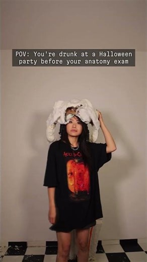 I made a giant brainstem costume.