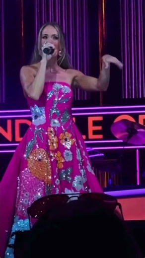 Carrie underwood -SouthBound Live