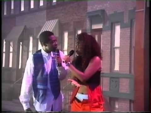 Youssou N'Dour featuring Neneh Cherry "7 Seconds" live performance for TOTP.