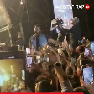 Tayc tombe de la scène en plein concert 😱 | Certif'Rap
