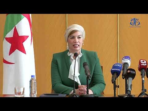 السيدة صورية مولوجي تستلم مهامها وزيرة للثقافة والفنون