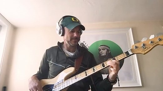 As we're celebrating Bass Week, we've got cricket commentator, bass wizard, and all round good guy Charles Dagnall performing 'Slam Dunk Funk' from our Grade 5 Bass syllabus! 💥 Once you've enjoyed his performance, check out the full syllabus on our online shop: https://bit.ly/3tzAS7P ✅ | RSL Awards