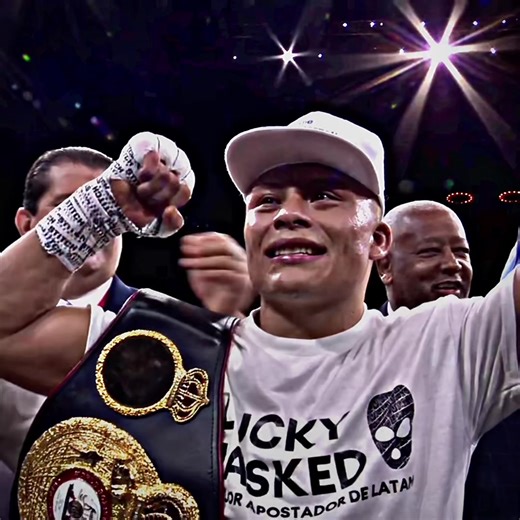 And the New WBA light weight Champion of the World ISAAC PITBULL CRUZZZ🥊🏆🌟🇲🇽 #fyp #gervontadavis #boxing #shorts #tankdavis #boxingedit #kingofkos #gervontadavisedit #viral #issaccruzpitbull #mexico #beast #pitbullcruz #boxeo #Tank #boxer #issaccruz #rollyromero