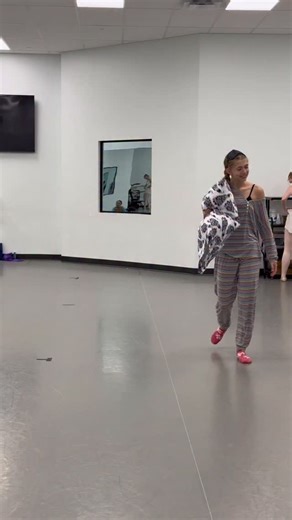 I swear there’s a class happening somewhere in this chaos #halloween #ballet #reels 🎥 @caryballet #ballerina #dancestudio #balletworld #balletdancer #pointeshoes | AgustindeSousa