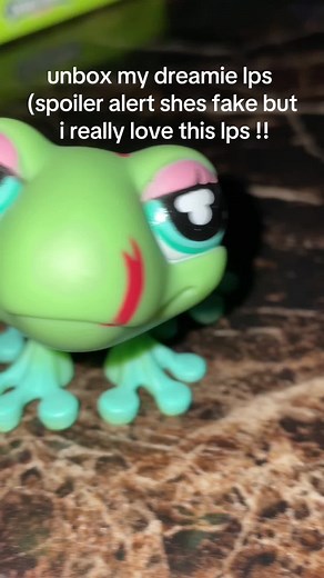 i got a fake lps 909 and shes actually good?? #lps909 #littlestpetshop #lps #top5 #dauchshund #dachshundlps #909 #littlestpetshop909 #fake909 #fakelps #amazon #fakelps909 #lpsdreamie #lpspackage #littlestpetshoppackage #unboxing