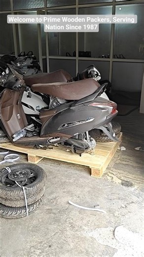 Industrial Wooden Pallet for Heavy Material Handling