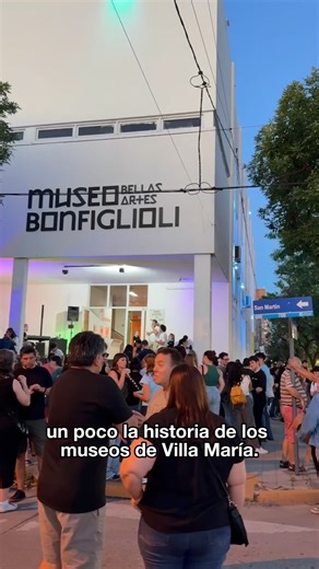 🏛️✨ La Noche de los Museos reunió a cientos de vecinos que recorrieron espacios culturales, compartiendo historia, arte y memoria colectiva. 10 museos abiertos. Una sola noche. Porque en Villa María se valora la historia y se cuida su patrimonio. Porque una ciudad que cuida sus museos es una ciudad que cuida su identidad. Gracias a todos los que fueron parte de esta noche especial 💫 #villamaríamáshumana | Municipalidad de Villa Maria