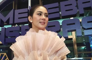 Rilis Single Baru, Syahrini: Hadiah First Wedding Anniversary