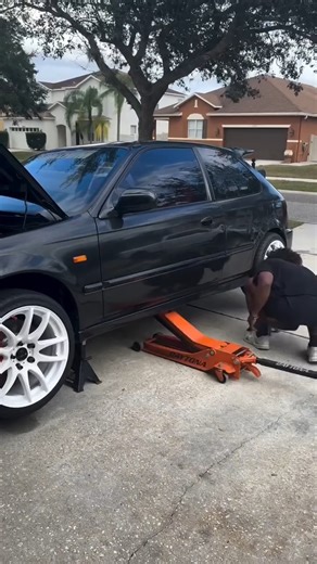 MaXpeedingRods | Check out buddy tandum.co installing the T7 coilovers and take his #civic to next-level low. 👌 📸@tandum.co 🔗link in bio #coilover... | Instagram