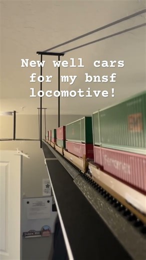 N scale BNSF container train!