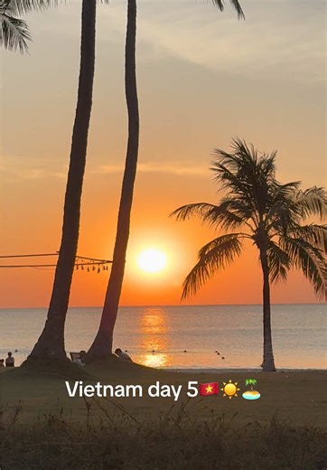 Vietnam day 5: Beach day and a beautiful sunset at Long Beach, Phu Quoc🇻🇳🏝️☀️ #vietnamtravel#phuquoc#sunset#fouryour