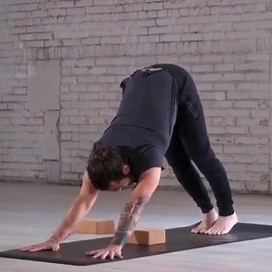 4.9K views · 176 reactions | “Wherever you are in your yoga journey this is a great drill to add into your jump forward practice. It helps you jump with grace and brings a focus on accuracy for landings which is really important for creating lightness through the movement.” Check out the rest of this class and more trainings in Patrick’s full series “Float Lab” on Alo Moves  Tap to shop⬇️ https://bit.ly/2UMHYEX | Alo Yoga | Facebook