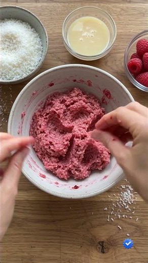Copycat Raspberry Coconut Chocolate Bars #easyrecipe #chocolate #raspberry #chocobar
