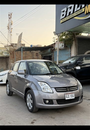 2017 Swift DLX Model in Pristine Condition for Sale