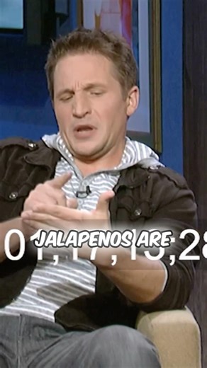 Being a server at chain restaurants #standupcomedy #jokes #restaurant #comedian #comedy