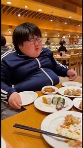 食べ放題でキレる中学生