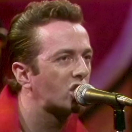 The Magnificent Seven filmed while The Clash were in New York for their Bond's shows in 1981. Directed by Don Letts #TheClash | The Clash