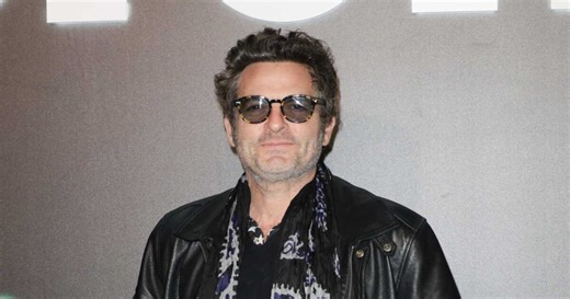 "C’est la responsabilité ultime" : le chanteur Matthieu Chedid évoque son rôle de papa d’une fille de 23 ans