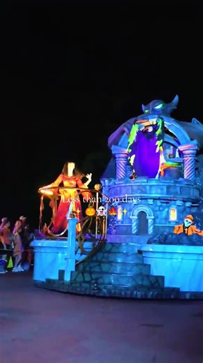 Let's book your Halloween trip!! Not too soon!!!!! $200 down to book!! #disneyhalloween #halloween #disneyworld #mickeysnotsoscaryhalloweenparty #disneyvacation