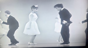 🎶Let’s get right down to the real Nitty Gritty🎶choreographed by Robert Banas(the male dancer in front you can’t take your eyes off of) for “The Judy Garland Show” in 1964.Robert was a famous dancer and choreographer in the 60’s and beyond and appeared in many Broadway shows and films.He sadly passed away on July 29 of last year.Love him! #judygarland #the60s #nittygritty #maledancer #robertbanas