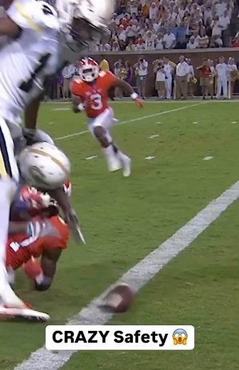 CRAZY Safety puts GA Tech further in the hole Check out All-Pro Highlights on Facebook, or Instagram @allprohighlights #nfl #nflnews #sports #sportsnews #football #cfb #allprocommunity #collegefootball #hsfootball #highschoolfootball #profootball #americanfootball #allprohighlights #canadianfootball #footballplayer #ufl #uflhighlights #maddenhighlightreel #arenafootballnetwork #footballhighlights #clemsonfootball #gatech | All-Pro Highlights