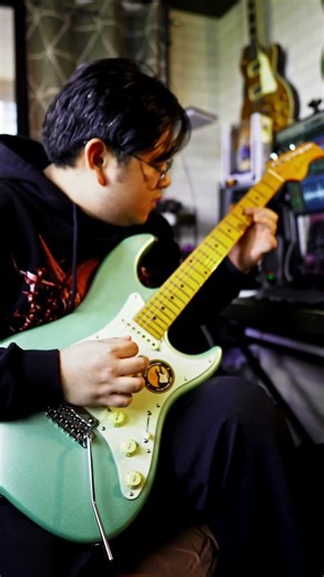 Experience “Cliffs of Dover” solo like never before on the Sire S5 SSS, pure soul in every note.