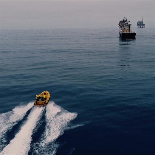 ⛴️ Om bord er vi avhengige av kvarandre. 👉 Gode kollegaer🙋‍♀️, tydeleg kommunikasjon💬 og felles ansvar skapar tryggheit og trivsel🤝. Alle har si rolle, også kunden. Magien skjer i samspelet mellom alle desse ulike menneska✨ Takk til alle som bidreg til eit sikkert og godt miljø om bord – de gjer ein skilnad kvar dag! 💙SAMSPEL💙 | Island Offshore