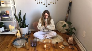 Ease into a meditation with the help of soothing sounds