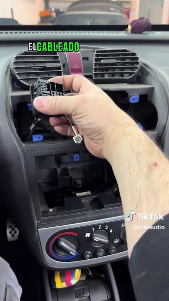 Actualización del Opel Tigra 2006 con Android y cámaras