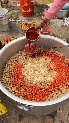 Patel ji 😉☘️ on Instagram: "रोड वाली वेज बिरयानी ऐसी बनती है 🥵😱 . . . #reels #vegbiryani #explorepage #indianfood #streetfood #biryani #trending #reel #reelitfeelit #song #foodie #foodie #instagram #foodporn #follow #making #recipe #food #viral"