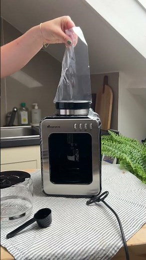 Grindmaestro Filter Coffee Maker with Built-in Grinder 🧡