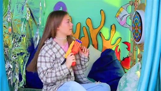 Hanging Secret Room! Hot vs Cold Funny Twin