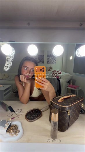 obsessed with the lightinggg!!!☁️☁️ #hollywoodmirror #mirror #girl #girlythings #fyp