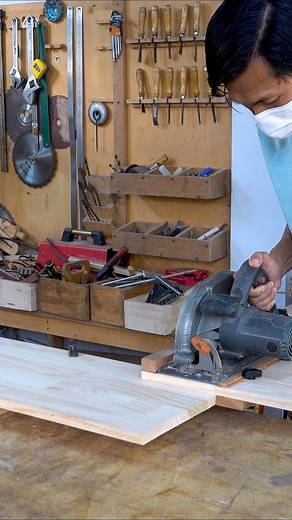 198K views · 543 reactions | DIY and Crafts Circular Saw Guide Making Part 1 #woodworking #woodwork #woodcrafts #driller #making #woodart #jig #woodhacks #carpenter #hacks #press #tips #tircks #carpentry #tricks #tooltips #sawjig #planer | Woodworking Crafty | Facebook