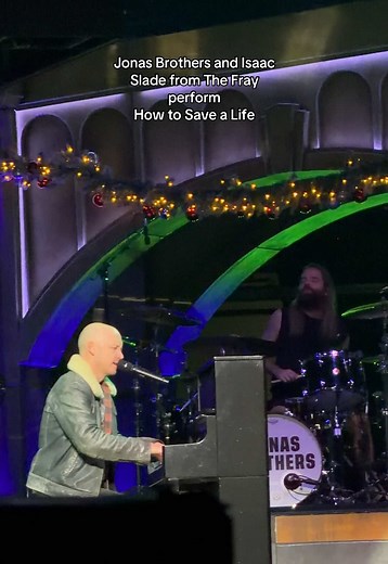 Jonas Brothers: How to Save a Life Live Performance